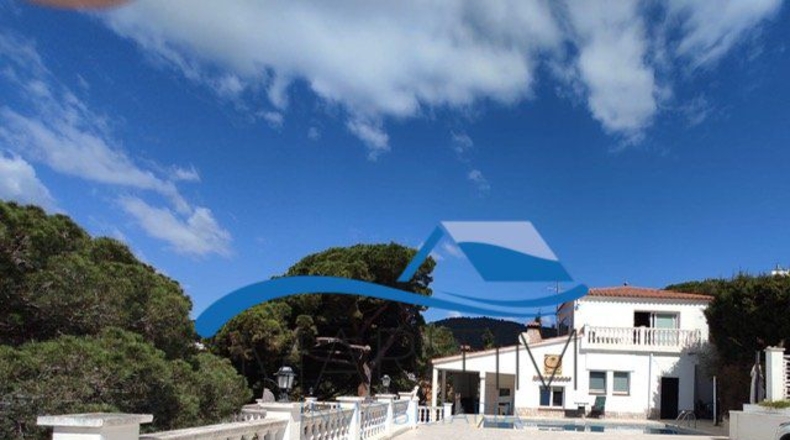 Жирона - Lloret de Mar - 2000m2
