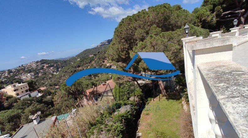 Жирона - Lloret de Mar - 2000m2