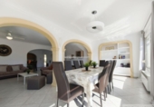 Отдельно стоящий дом с участком на продажу в городе Calpe Фото