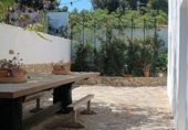 Отдельно стоящий дом с участком на продажу в городе Jávea Фото