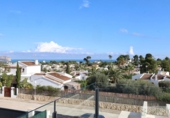 Отдельно стоящий дом с участком на продажу в городе Jávea Фото