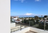 Отдельно стоящий дом с участком на продажу в городе Jávea Фото