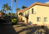 Xalet independent amb terreny en venda a Estepona ref.: TR232316 foto