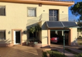 Xalet independent amb terreny en venda a Estepona ref.: TR232316 foto