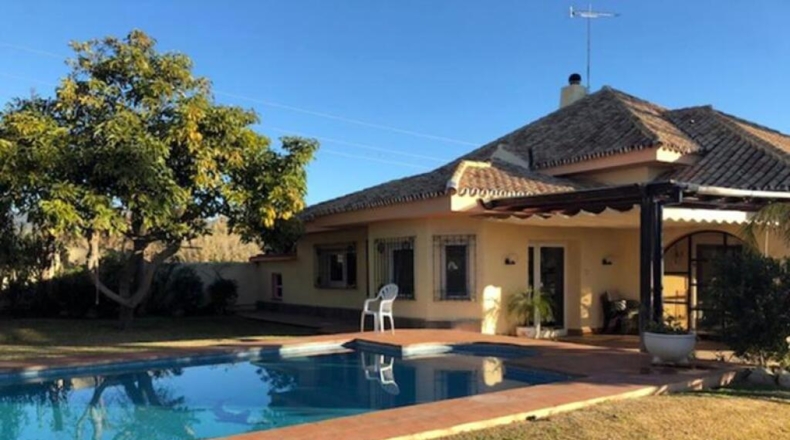 Málaga - Estepona - 2000m2