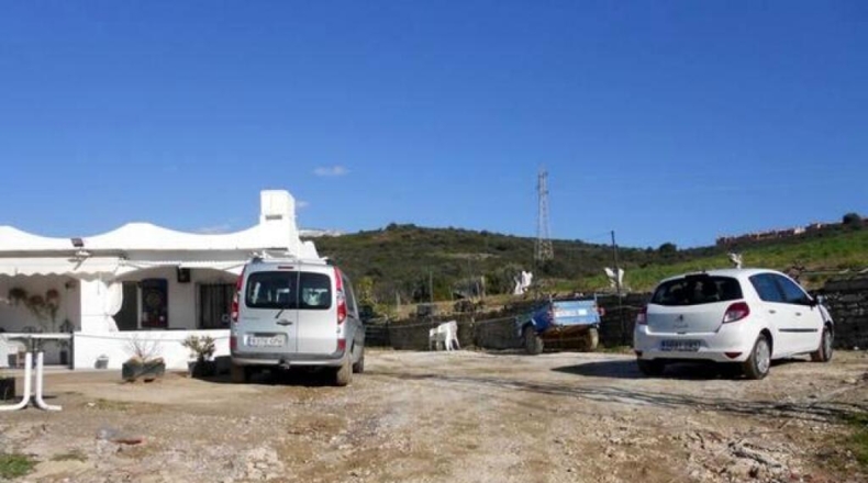 Málaga - Estepona - 20000m2
