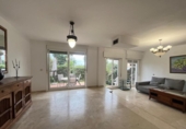 Xalet adossat amb terreny en venda a Estepona ref.: TR232340 foto