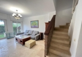 Xalet adossat amb terreny en venda a Estepona ref.: TR232340 foto