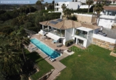 Xalet independent amb terreny en venda a Estepona ref.: TR234962 foto