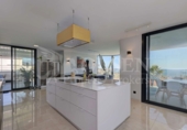 Xalet independent amb terreny en venda a Estepona ref.: TR234962 foto