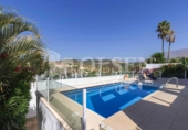 Xalet independent amb terreny en venda a Estepona ref.: TR305936 foto