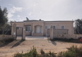 Chalet independiente con terreno en venta en Elche ref: TR403158 foto