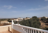 Chalet independiente con terreno en venta en Elche ref: TR403158 foto