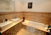 Vil·la amb terreny en venda a Mijas ref.: TR181190 foto