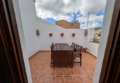 Дом с участком на продажу в городе Alhama de Granada Фото