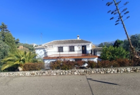 Loja 3000&nbsp;m²