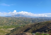 Земля на продажу у города Benamargosa. Фото