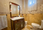 Дом с участком на продажу в городе Мольвисар. Фото