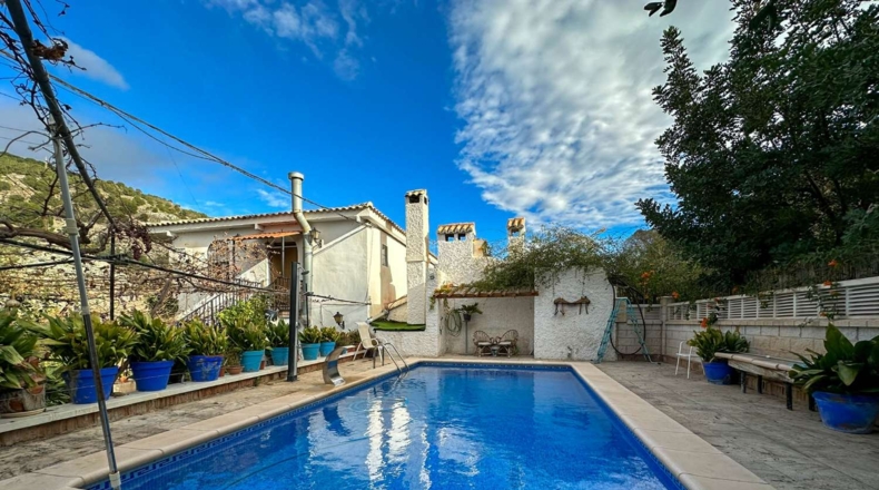 Granada - Vélez de Benaudalla - 4684m2