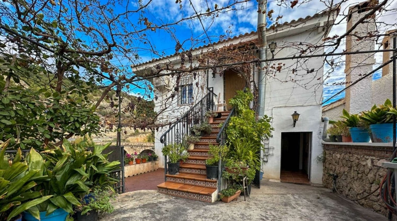Granada - Vélez de Benaudalla - 4684m2