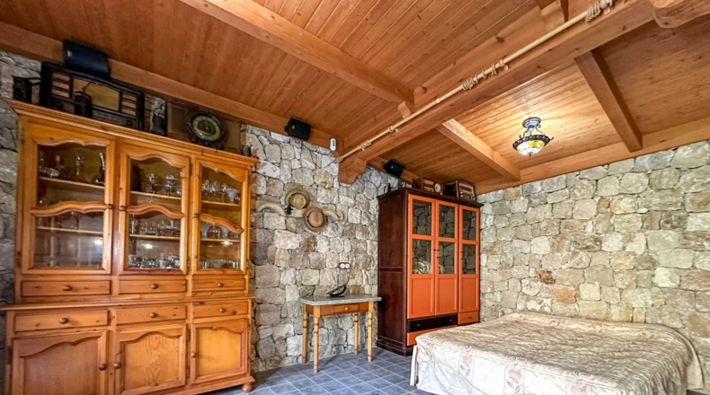 Granada - Vélez de Benaudalla - 4684m2