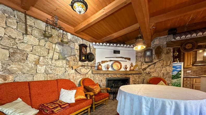 Granada - Vélez de Benaudalla - 4684m2