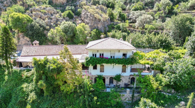 Granada - Vélez de Benaudalla - 4684m2