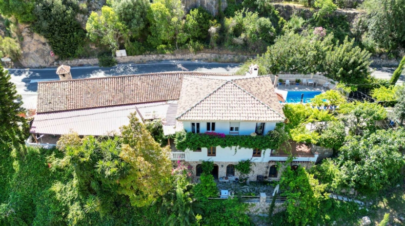 Granada - Vélez de Benaudalla - 4684m2