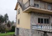 Дом с участком на продажу в городе Mugardos. Фото