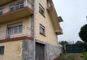 Дом с участком на продажу в городе Mugardos. Фото