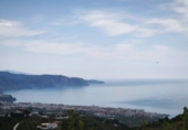 Земля на продажу у города Torrox. Фото