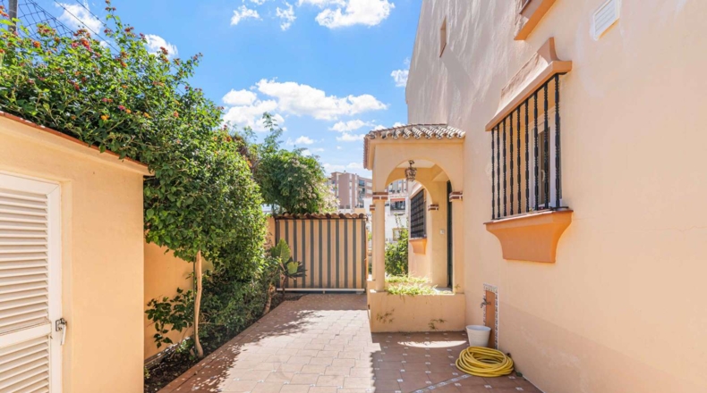Malaga - Фуэнхирола - 359m2