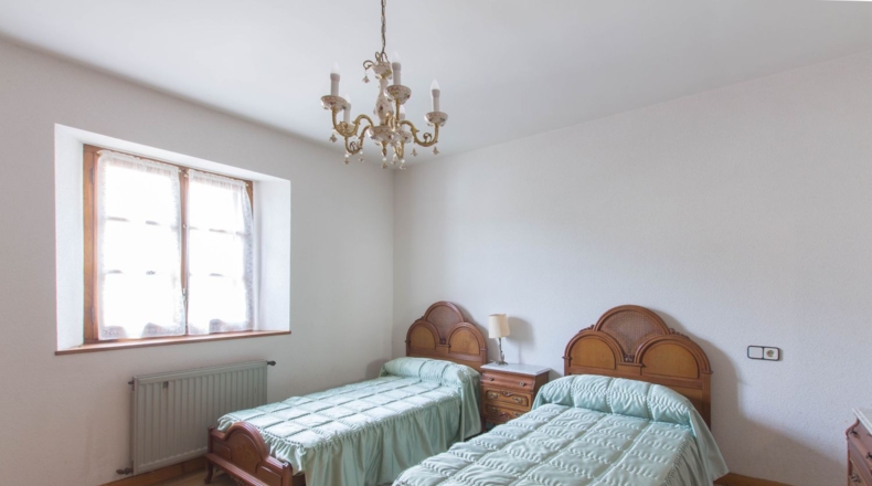 Navarre - Gascue - 5106m2