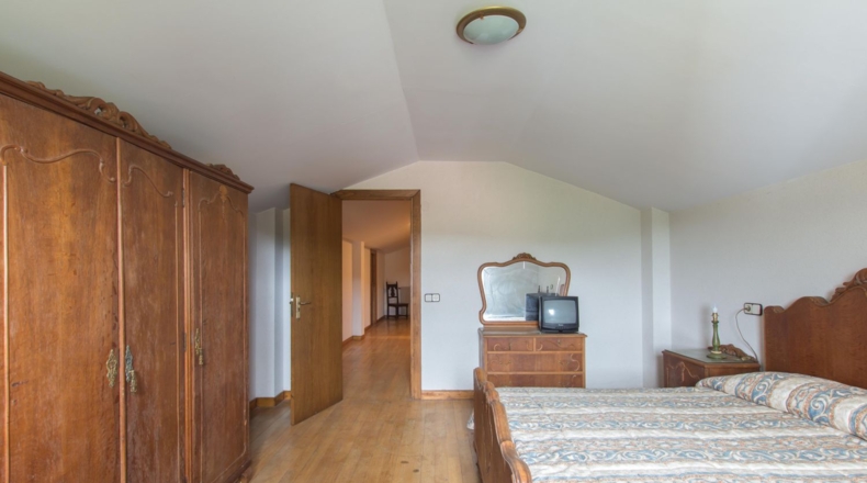 Navarre - Gascue - 5106m2