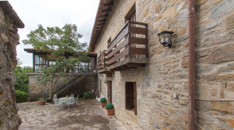 Navarre - Gascue - 5106m2