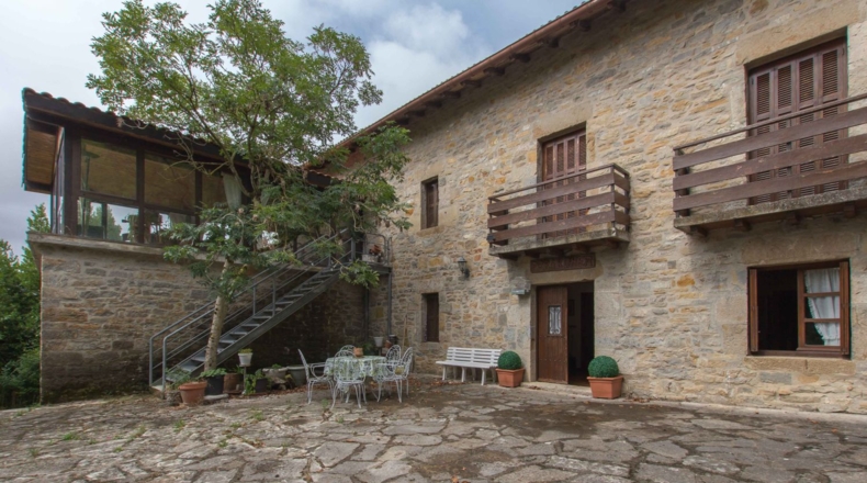 Navarre - Gascue - 5106m2