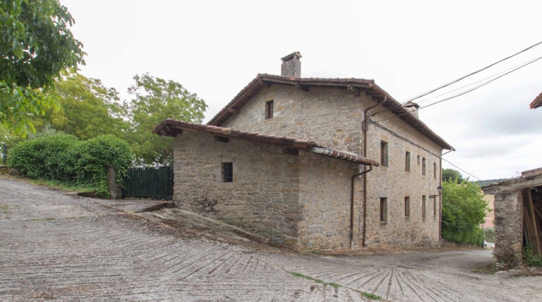Navarre - Gascue - 5106m2