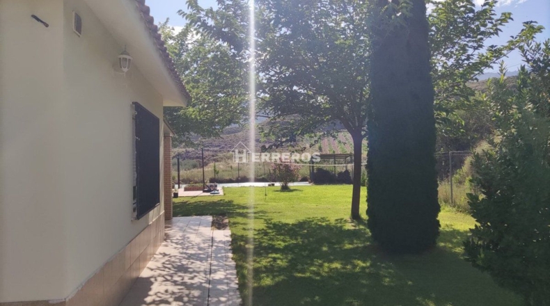 La Rioja - Albelda de Iregua - 3800m2