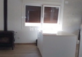Отдельно стоящий дом с участком на продажу в городе La Villa de Ocón. Фото