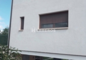 Отдельно стоящий дом с участком на продажу в городе La Villa de Ocón. Фото