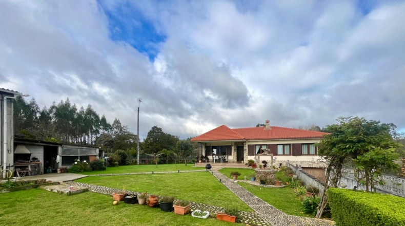 La Coruña - Carballo - 8782m2