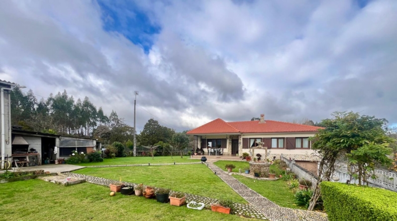 La Coruña - Carballo - 8782m2