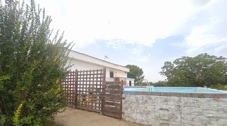 Badajoz - Valverde de Leganés - 22000m2