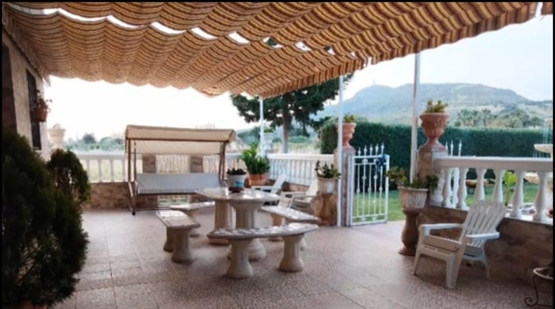 Badajoz - Mérida - 2990m2