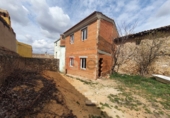 Chalet adosado con terreno en venta en Cuenca ref: TR38153 foto