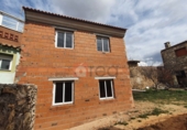 Chalet adosado con terreno en venta en Cuenca ref: TR38153 foto