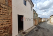 Chalet adosado con terreno en venta en Cuenca ref: TR38153 foto