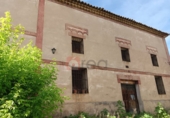 Chalet independiente con terreno en venta en Villalba de la Sierra ref: TR77204 foto