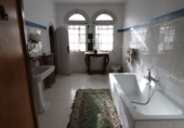Chalet independiente con terreno en venta en Vitoria ref: TR204064 foto