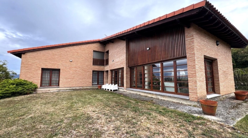 Álava - Elburgo - 1570m2